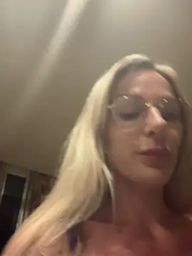 Liana Lou online show from March 23, 2026, 3:23 pm