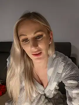 Liana Lou online show from January 19, 2025, 4:57 pm