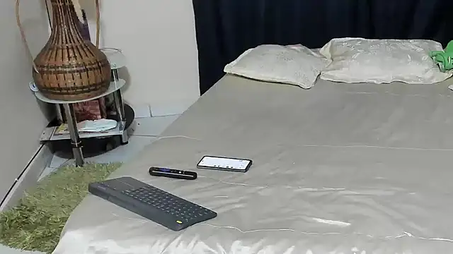 Latin Mature975 online show from February 17, 2026, 7:05 am