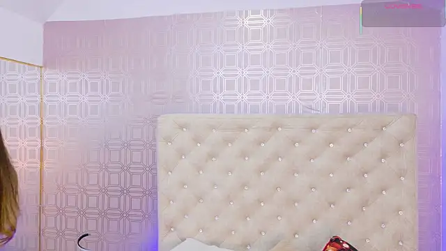 Snapshot of Sara_Desire chatting on November 26, 2025, 3:23 pm Sara Desire online show from November 26, 2025, 3:23 pm