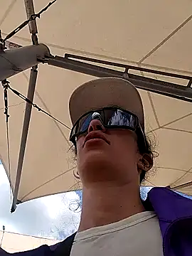 rebekka simpson online show from November 8, 2025, 4:21 pm