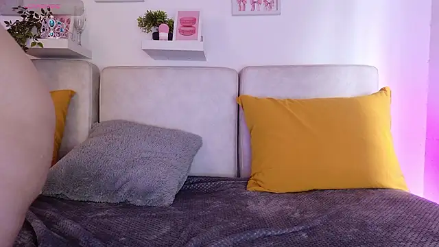 Snapshot of Malka_Burning chatting on February 27, 2026, 8:08 pm Malka Burning online show from February 27, 2026, 8:08 pm