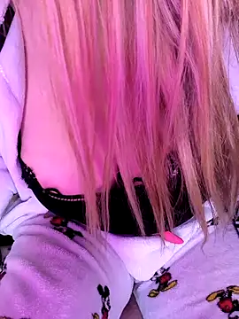 Afnane   charmouta online show from December 20, 2025, 2:42 pm