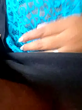 Bella keny online show from November 7, 2025, 1:04 pm