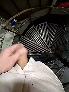 A man in public online show from March 11, 2026, 6:02 pm