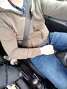 A man in public online show from January 7, 2026, 11:26 am