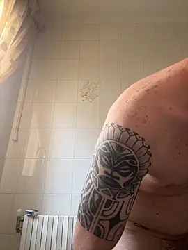 iltoscano95 online show from September 14, 2025, 1:22 pm