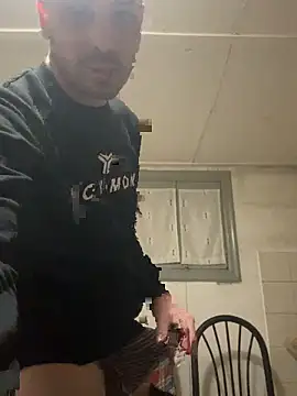 iltoscano95 online show from April 13, 2026, 6:34 pm