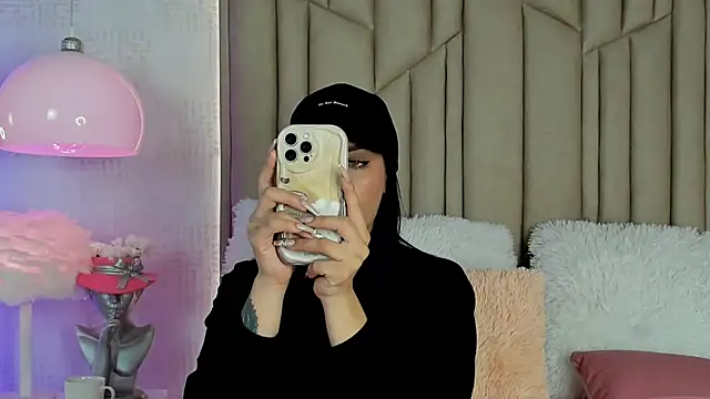 AudreyElla online show from October 30, 2025, 5:17 am