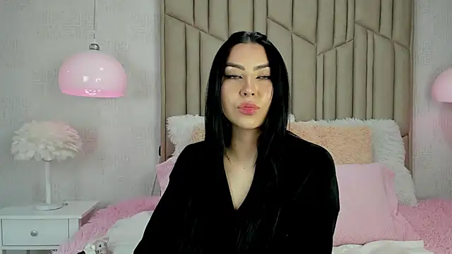 Snapshot of AudreyElla chatting on February 8, 2026, 11:24 pm AudreyElla online show from February 8, 2026, 11:24 pm