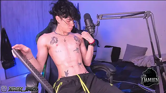 Snapshot of cinnamon_boyxxx chatting on September 18, 2025, 1:30 am cinnamon boyxxx online show from September 18, 2025, 1:30 am