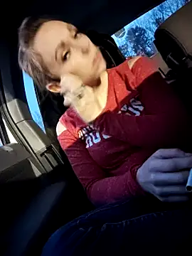 Genevieve143 online show from February 12, 2025, 12:16 am