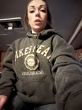 Snapshot of Genevieve143 chatting on March 17, 2026, 12:13 am Genevieve143 online show from March 17, 2026, 12:13 am