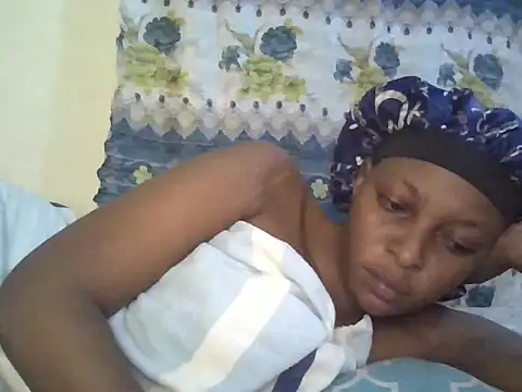 Midnight Clique  online show from November 2, 2025, 9:31 pm