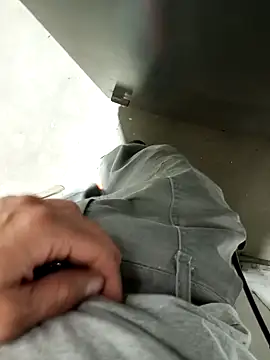 Snapshot of Din0071 chatting on December 16, 2024, 11:07 pm Din0071 online show from December 16, 2024, 11:07 pm