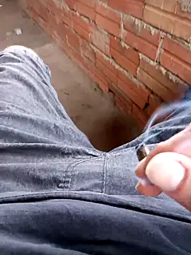 Snapshot of Din0071 chatting on January 7, 2025, 2:30 pm Din0071 online show from January 7, 2025, 2:30 pm