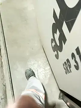 Snapshot of Din0071 chatting on March 19, 2025, 11:47 pm Din0071 online show from March 19, 2025, 11:47 pm