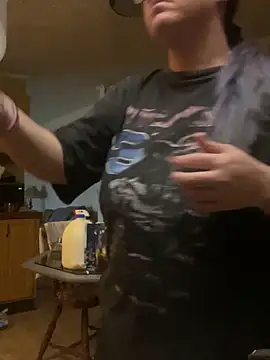 Snapshot of velvetta_ chatting on February 15, 2026, 9:14 pm velvetta online show from February 15, 2026, 9:14 pm