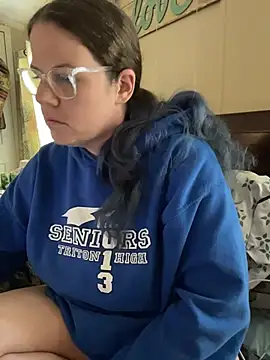 velvetta  online show from November 18, 2025, 5:16 pm