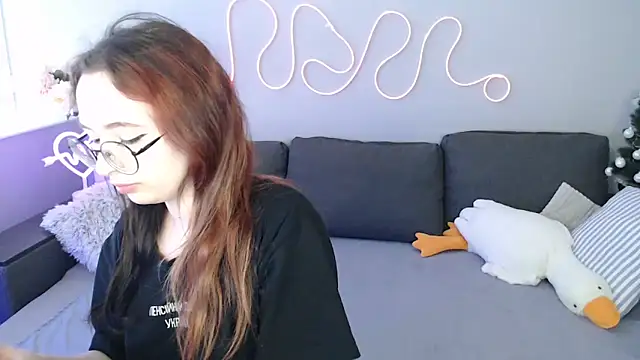 Mini Diva online show from March 11, 2026, 10:31 am