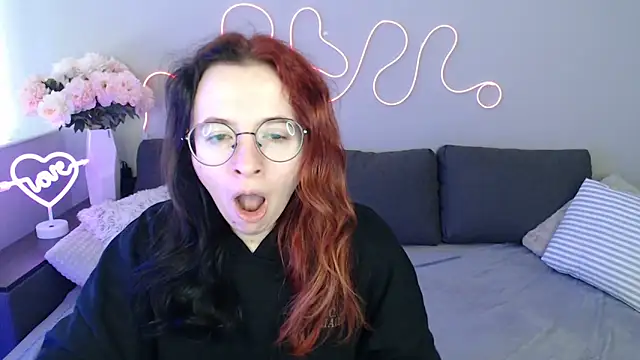 Mini Diva online show from November 22, 2025, 9:08 am