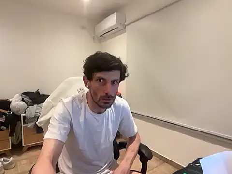 nicolaaaaas online show from October 17, 2025, 6:17 am