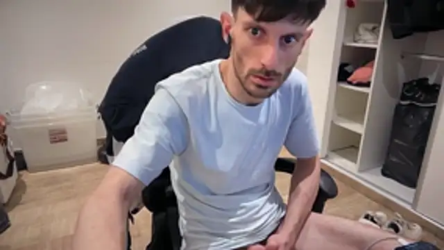 nicolaaaaas online show from November 16, 2025, 7:57 am