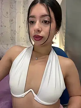 Snapshot of AliceJovovich chatting on December 30, 2024, 6:05 pm AliceJovovich online show from December 30, 2024, 6:05 pm