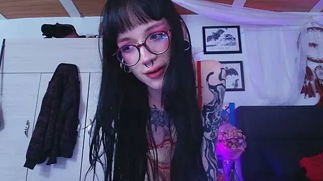 Snapshot of bathory_vamps chatting on February 2, 2026, 2:27 pm bathory vamps online show from February 2, 2026, 2:27 pm