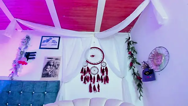 Snapshot of bathory_vamps chatting on April 14, 2026, 2:44 pm bathory vamps online show from April 14, 2026, 2:44 pm