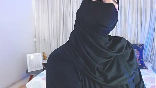 Uzra hayed online show from October 14, 2025, 7:58 pm