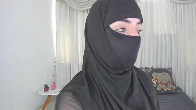Snapshot of Uzra_hayed chatting on June 3, 2026, 2:55 pm Uzra hayed online show from June 3, 2026, 2:55 pm