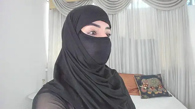 Snapshot of Uzra_hayed chatting on May 6, 2026, 2:10 pm Uzra hayed online show from May 6, 2026, 2:10 pm