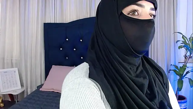 Uzra hayed online show from November 14, 2025, 7:50 pm