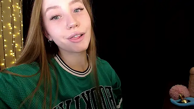 SindiWatsoon online show from December 2, 2025, 2:08 pm