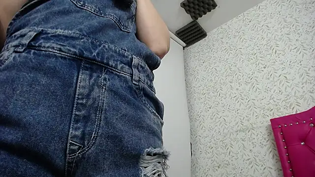 luly pink online show from December 19, 2025, 4:05 am