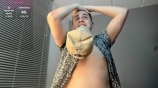 Snapshot of Latin_boy_surprisee chatting on February 5, 2026, 1:23 am Latin boy surprisee online show from February 5, 2026, 1:23 am