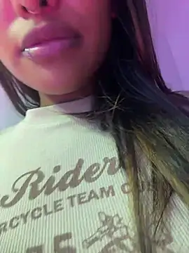 VictoireFeller online show from May 16, 2026, 3:05 am