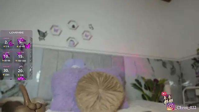 christal cutee online show from March 14, 2026, 4:07 am