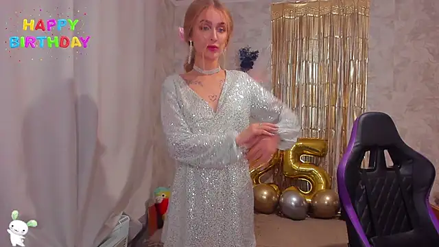 Snapshot of Kamila_icee chatting on December 30, 2024, 11:06 pm Kamila icee online show from December 30, 2024, 11:06 pm