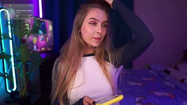 Snapshot of Kamila_icee chatting on October 17, 2025, 7:59 pm Kamila icee online show from October 17, 2025, 7:59 pm