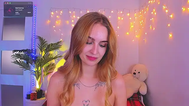 Snapshot of Kamila_icee chatting on January 30, 2025, 10:19 pm Kamila icee online show from January 30, 2025, 10:19 pm