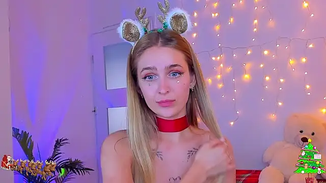 Snapshot of Kamila_icee chatting on December 25, 2024, 1:42 am Kamila icee online show from December 25, 2024, 1:42 am