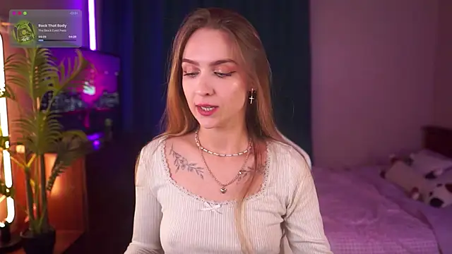 Snapshot of Kamila_icee chatting on October 10, 2025, 7:58 pm Kamila icee online show from October 10, 2025, 7:58 pm