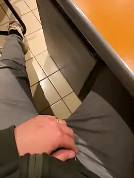 onbifeet online show from April 15, 2026, 12:42 pm