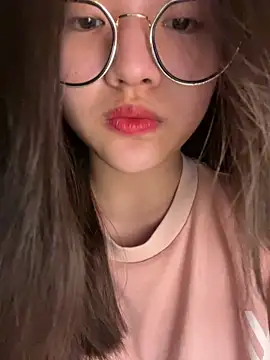 Krixxi22 online show from September 21, 2025, 4:01 pm