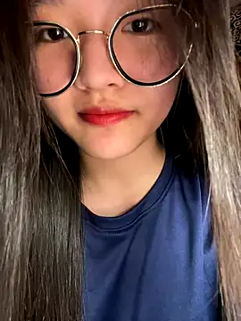 Krixxi22 online show from November 30, 2025, 2:40 pm