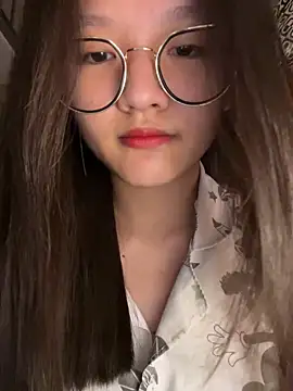 Krixxi22 online show from September 28, 2025, 2:35 pm