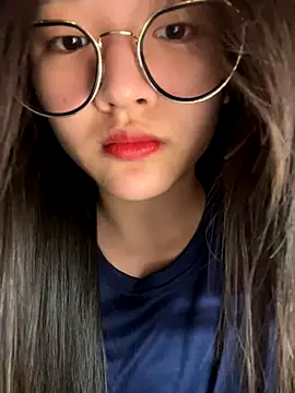 Krixxi22 online show from November 27, 2025, 3:01 pm