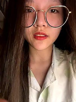 Krixxi22 online show from October 17, 2025, 3:25 pm